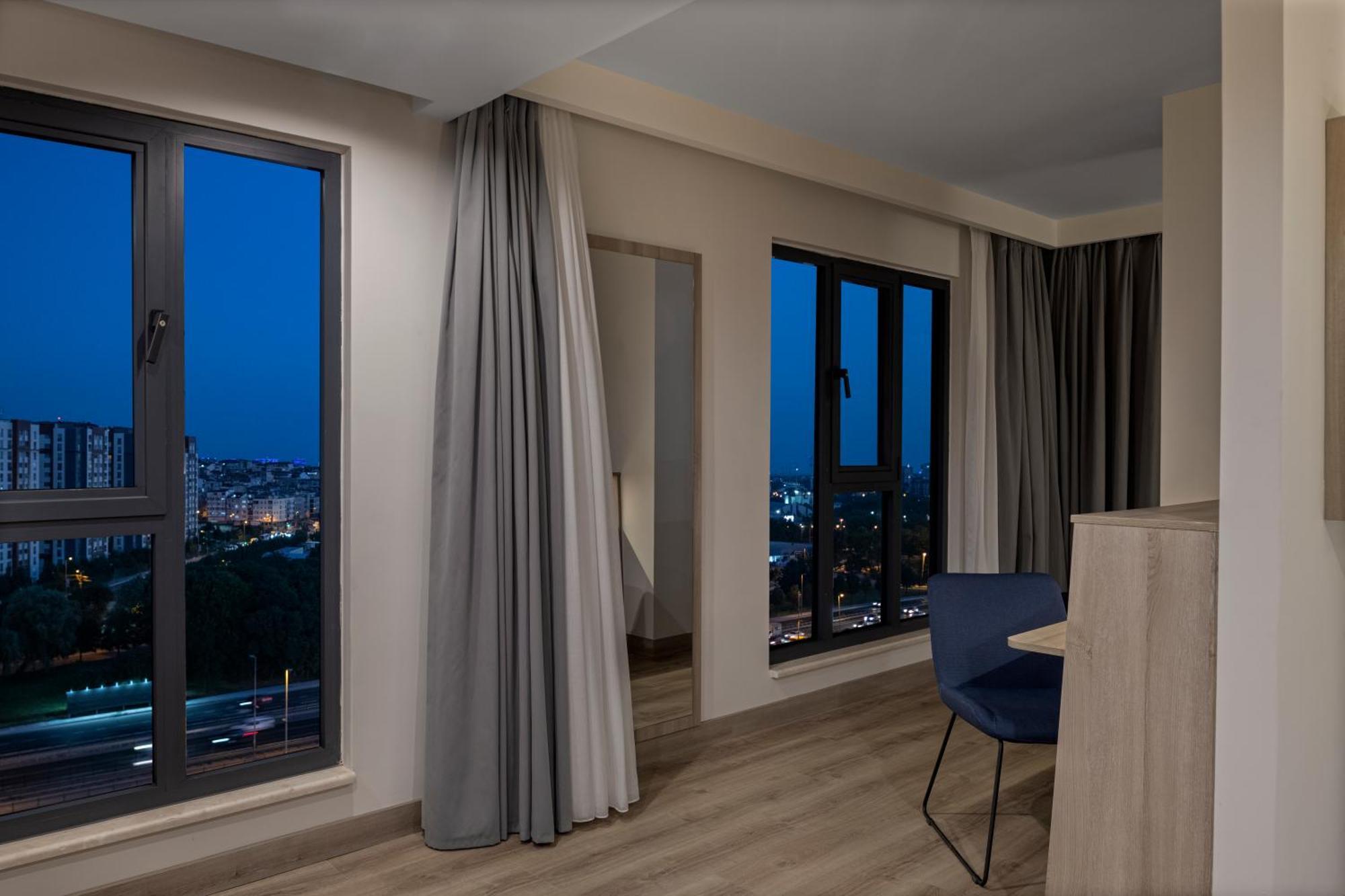 Hampton By Hilton Istanbul Merter — Photos 1